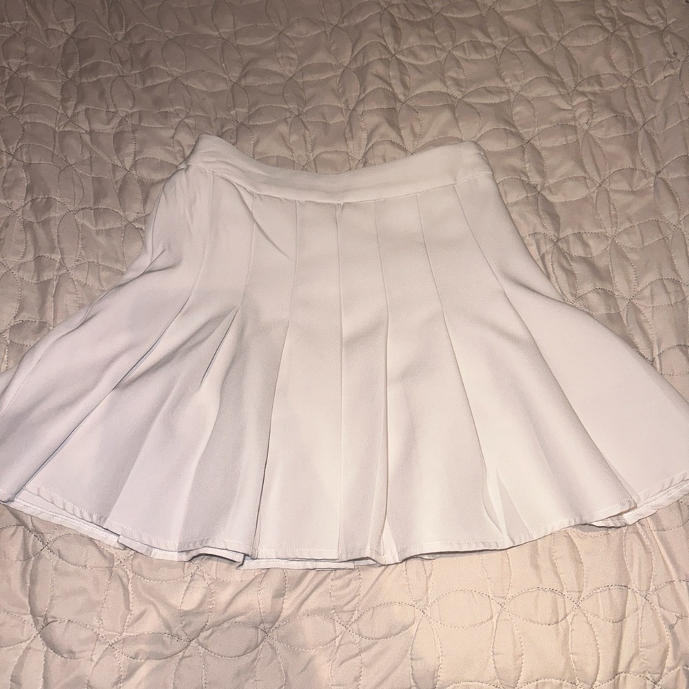 white mini skirt !